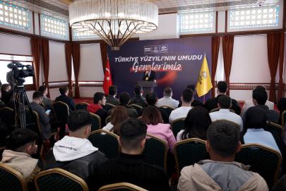 Konya'da Başkan Altay gençlerle buluştu