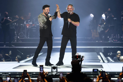 Tarkan ve Cem Yılmaz'dan efsane düet