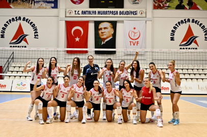 Antalya Muratpaşa Belediyespor çıkışta