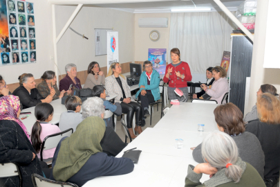 İzmir'de dişhekimleri diş sağlığının önemine dikkat çekti