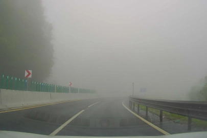Bolu Dağı’nda sis görüş mesafesini düşürdü
