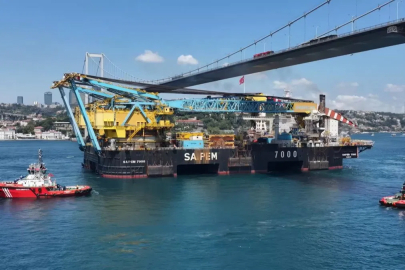 Saipem 7000 Boğazlar'dan güvenle geçti